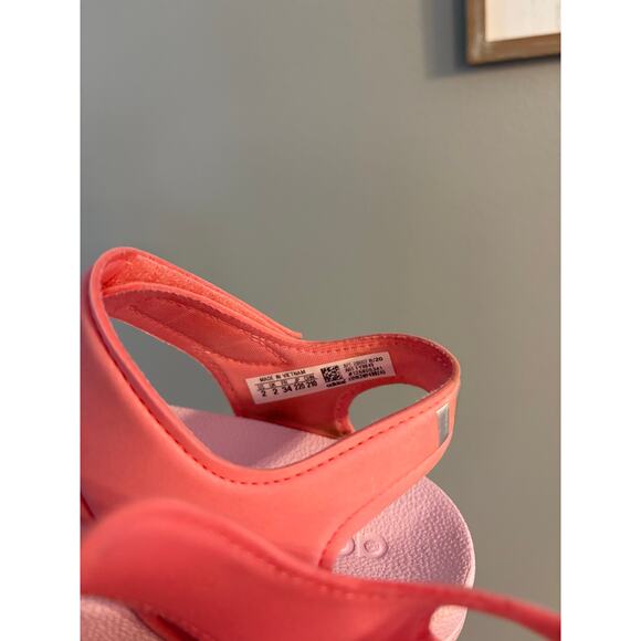 Adidas Adilette Sandals Youth Size 2 - Picture 4 of 7